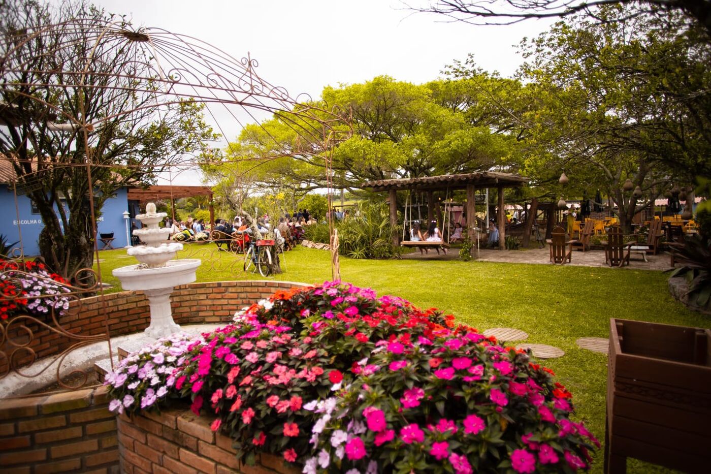 Jardim com fonte